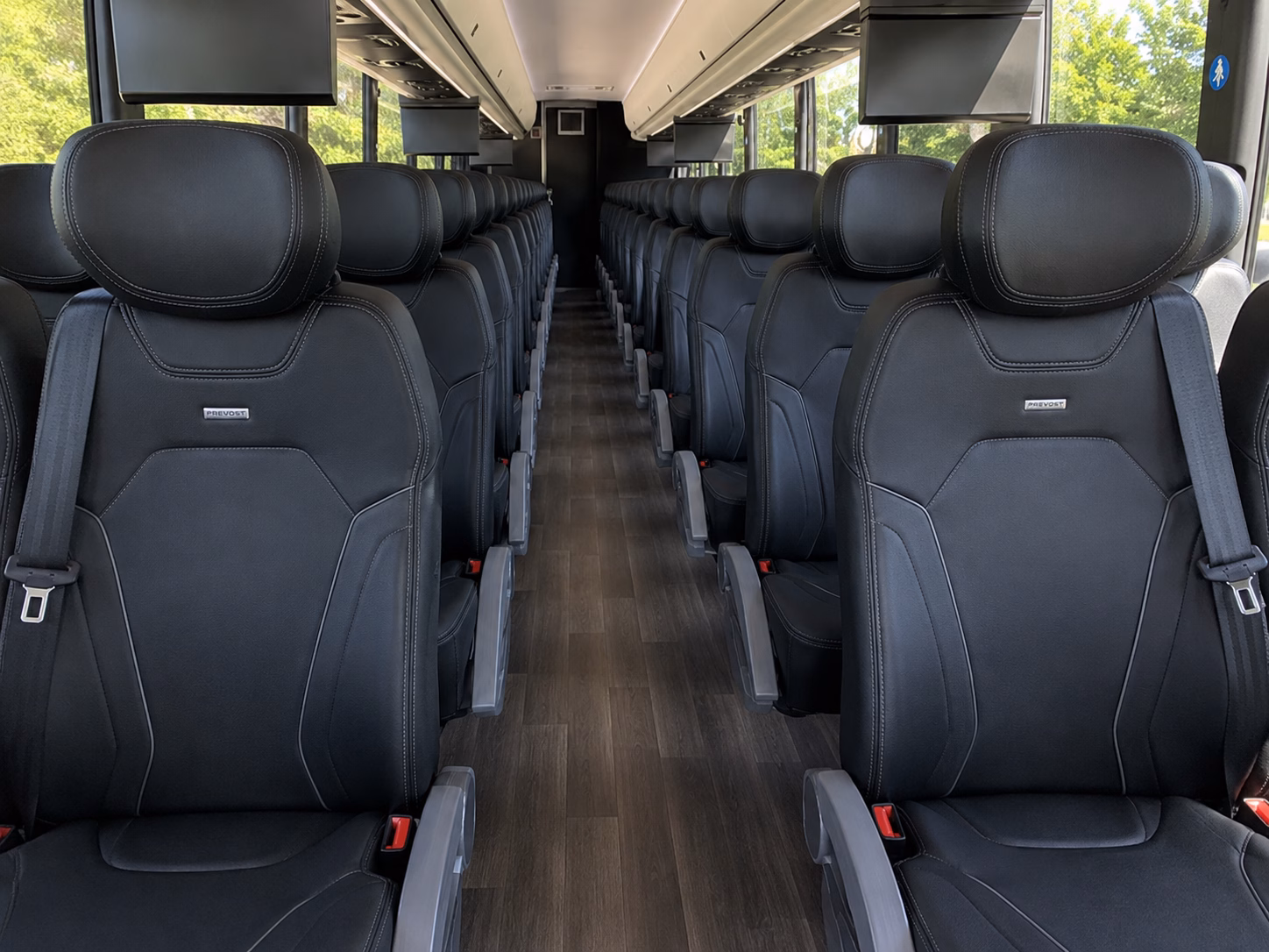 charter buses for roseville vineyard and foothill wedding venues