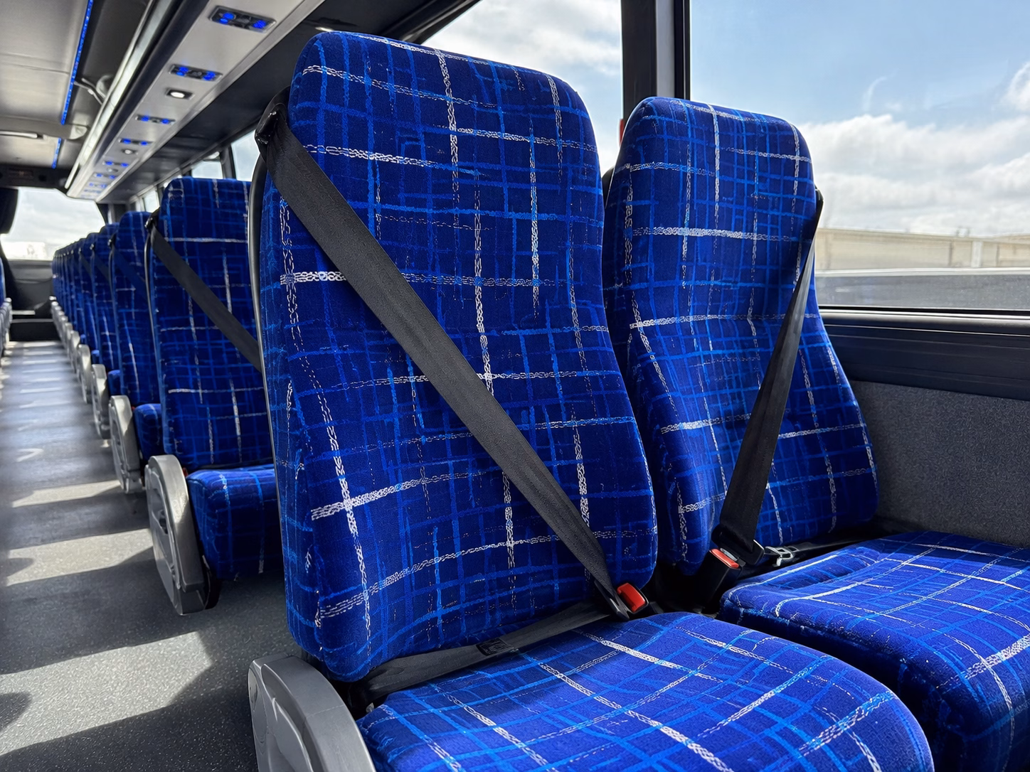 concert and event charter buses from roseville to toyota amphitheater and golden 1 center