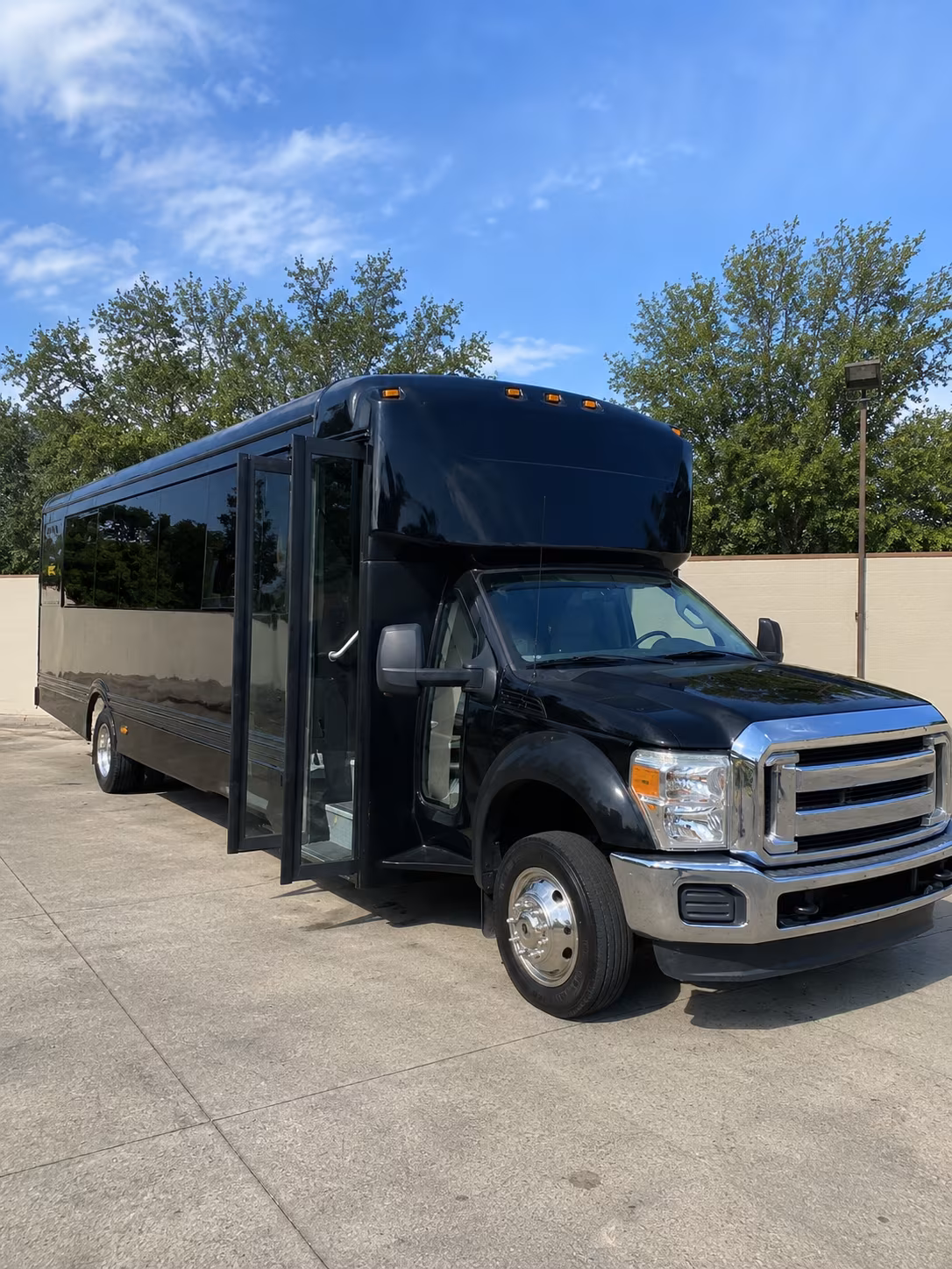 roseville 20 passenger party bus