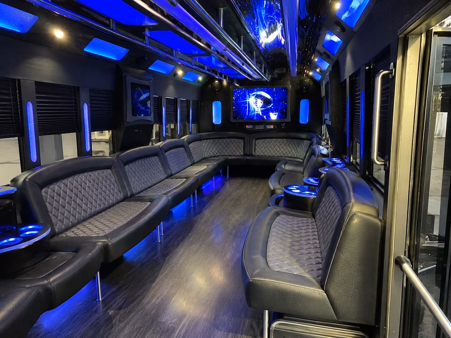 roseville 28 passenger party bus interior