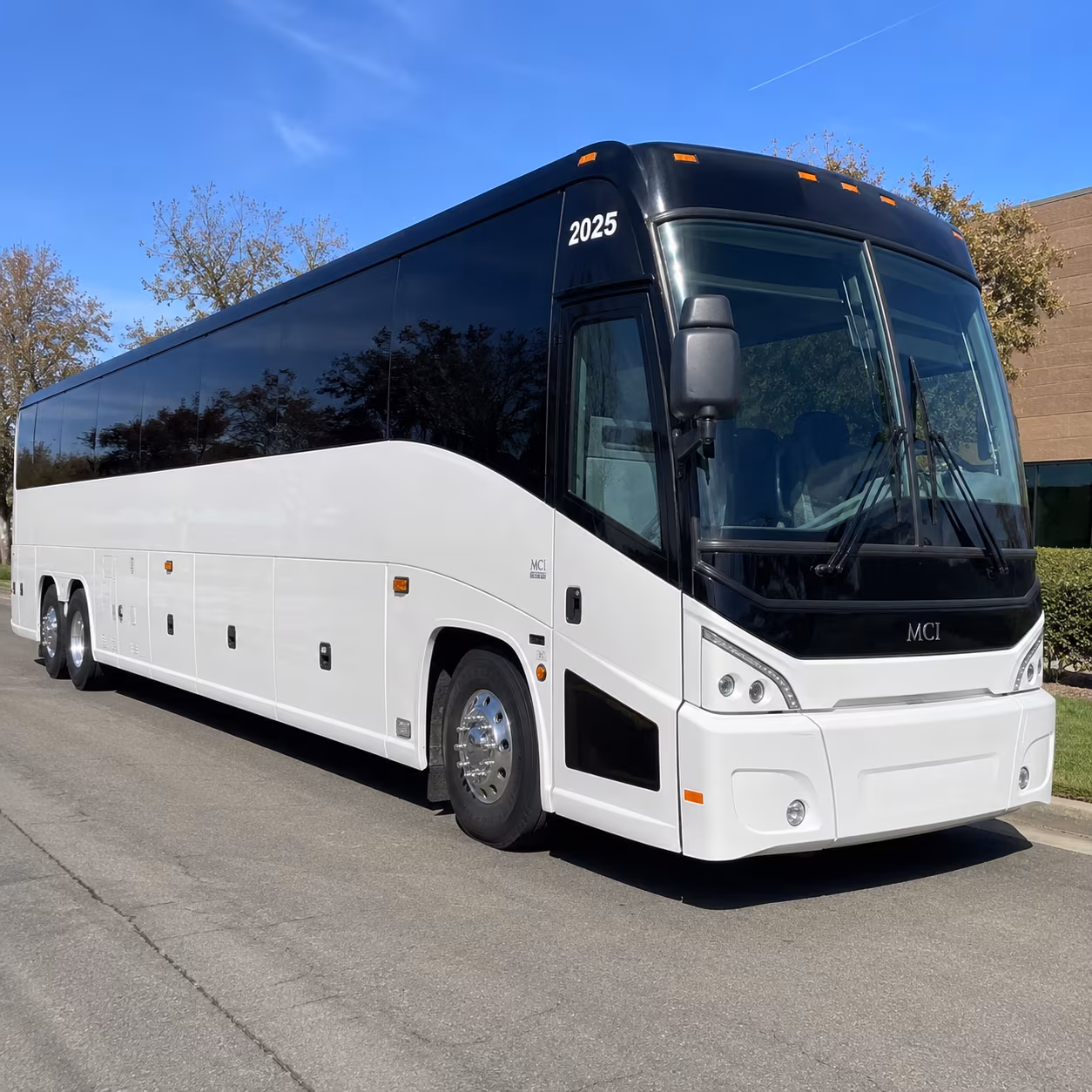shuttle buses to toyota amphitheater for every outdoor concert season